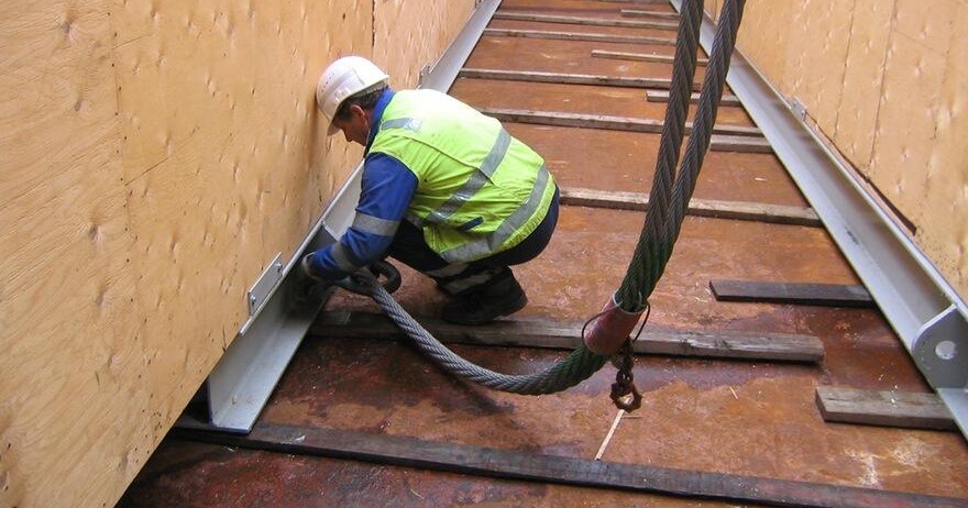 Warehousing - Lashing & securing | Levaco